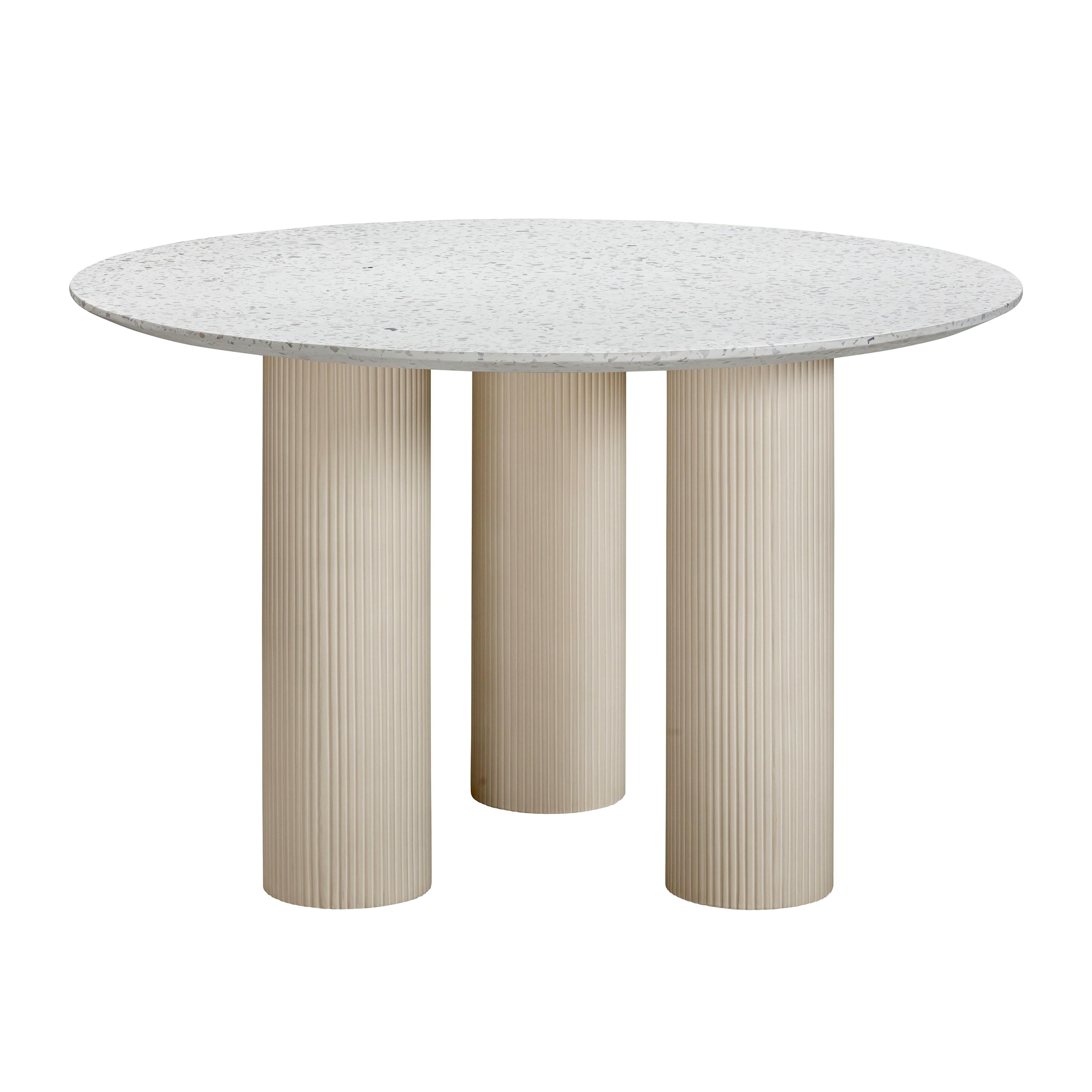 Parcino 47 Faux Terrazzo Concrete Indoor / Outdoor Round Dining Table